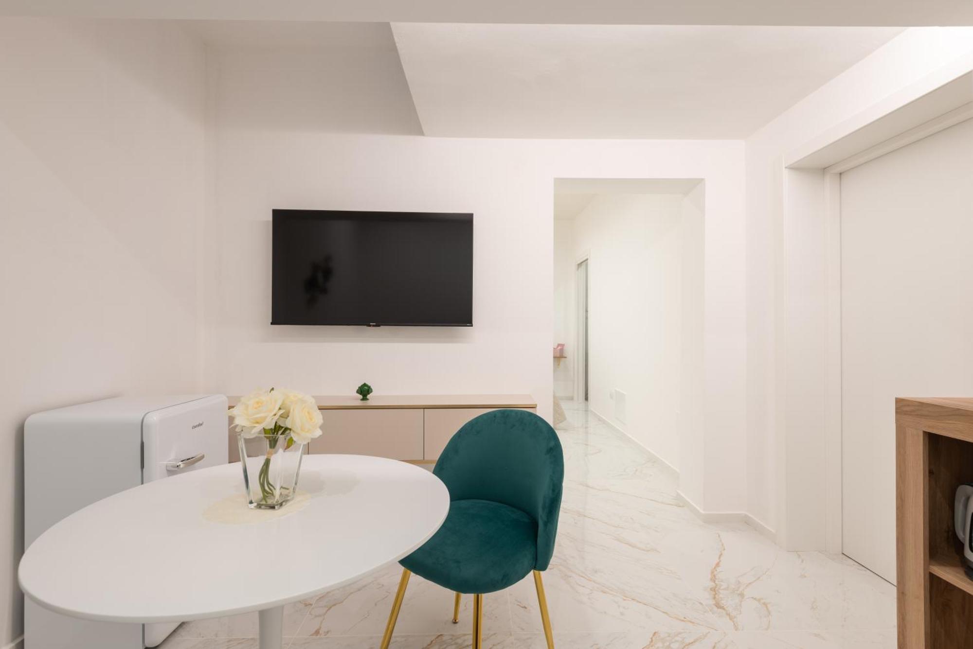 Quattro Perle Bed & Breakfast โปลีญาโนอามาเร ภายนอก รูปภาพ