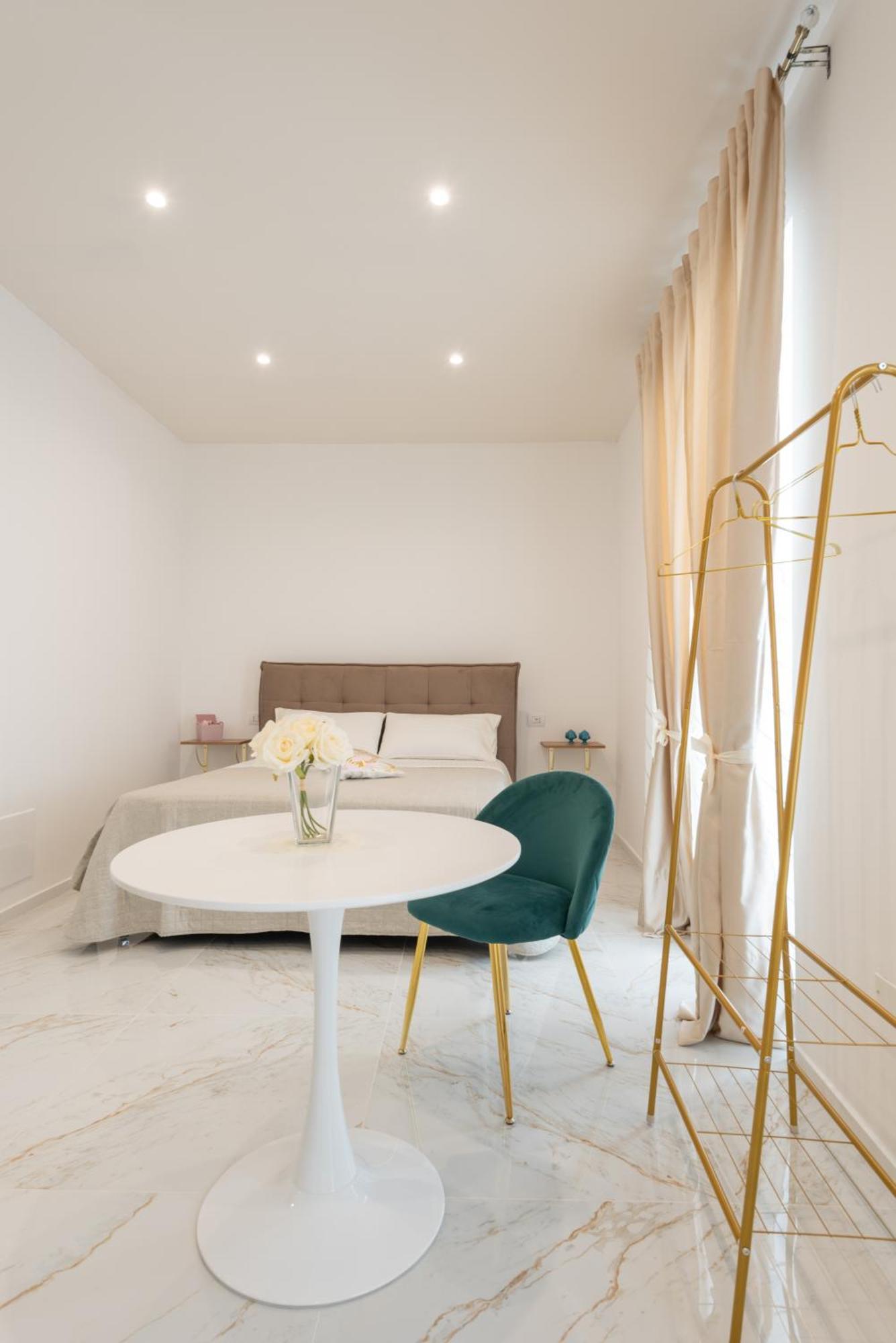 Quattro Perle Bed & Breakfast โปลีญาโนอามาเร ภายนอก รูปภาพ